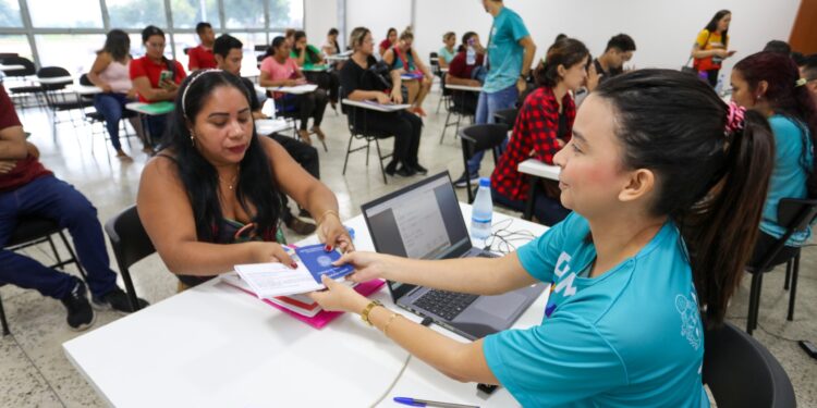 Sine Manaus oferta 161 vagas de emprego nesta quarta–feira, 26/2