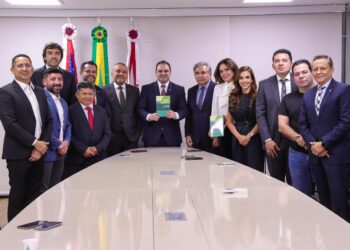 Presidentes da Aleam e do TJAM destacam relevância da obra que trata sobre a Constituição do Amazonas