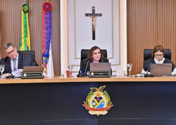TCE-AM condena ex-prefeito de Humaitá a devolver mais de R$ 560 mil por irregularidades no transporte escolar