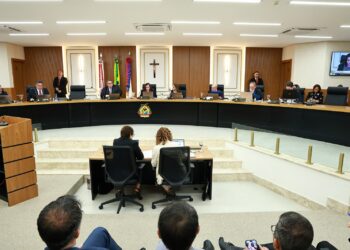 TCE-AM aplica R$ 31 mil em multas ao ex-prefeito de Careiro por irregularidades em licitações