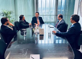 Senador Eduardo Braga recebe deputados estaduais e prefeitos do Amazonas em Brasília