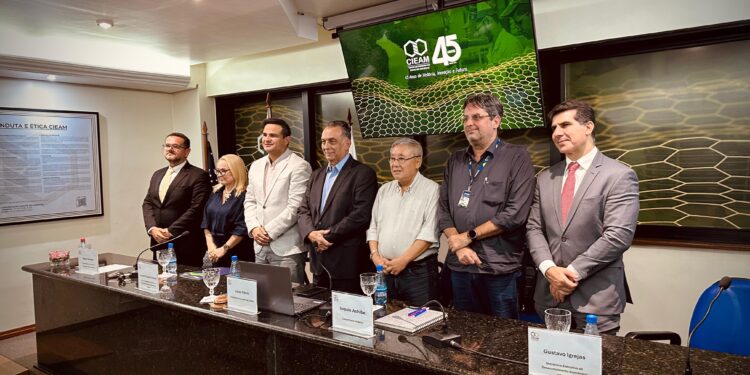 Defensoria do Amazonas apresenta ao Centro da Indústria proposta para levar atendimento jurídico gratuito a trabalhadores do Distrito 