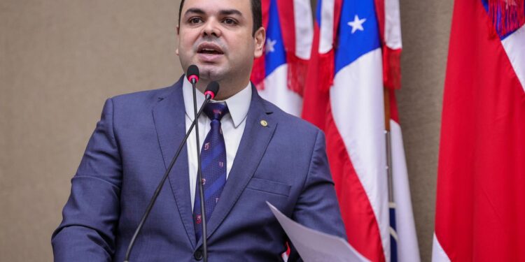 Presidente Roberto Cidade esclarece readequação no regimento interno da Aleam e afirma que não haverá alteração na quantidade de sessões plenárias