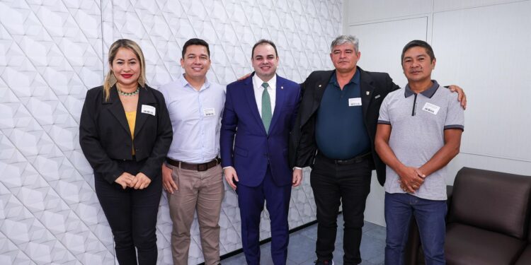 Presidente Roberto Cidade intervém junto ao Governo do Estado pela recuperação da estrada de Camanaus, em São Gabriel da Cachoeira