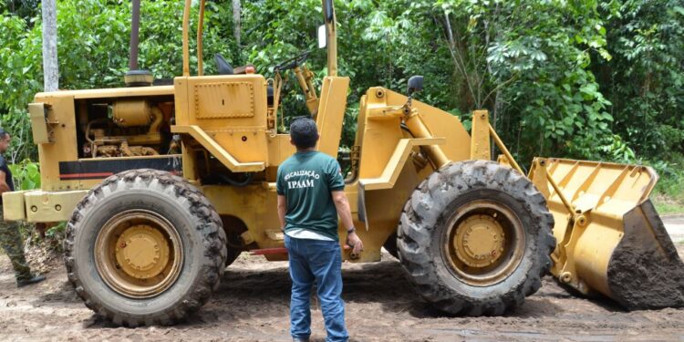 Ipaam aplica mais de R$ 1,4 milhão em multas durante operação de fiscalização em Presidente Figueiredo