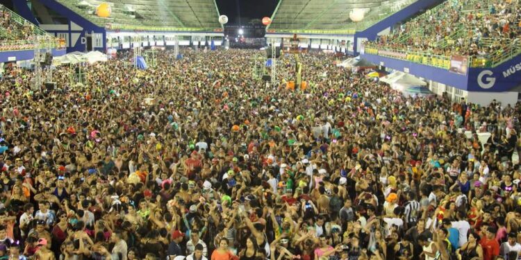 Bloco das Piranhas deve arrastar 40 mil foliões para o Sambódromo de Manaus 