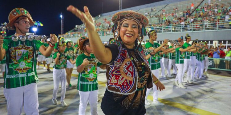 Carnaval na Floresta 2025: Escolas de samba de Manaus intensificam ensaios no fim de semana