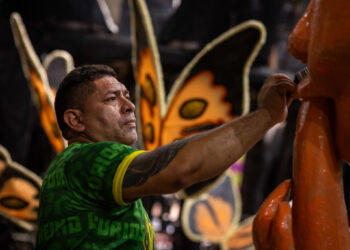 Carnaval na Floresta 2025: Geração de emprego e renda é realidade nos barracões das escolas de samba