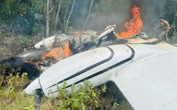 FAB e PF interceptam avião oriundo do Peru e apreendem drogas no Amazonas