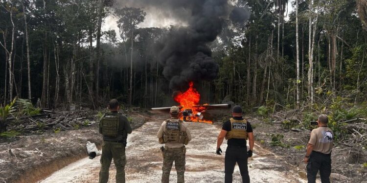 Vídeo: Aeronaves utilizadas por traficantes são destruídas no Amazonas