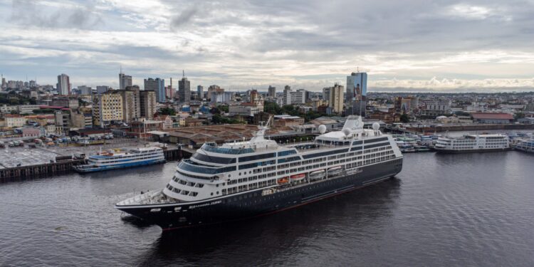 Temporada de Cruzeiros 2024/2025: Azamara Journey visita pela primeira vez o Amazonas