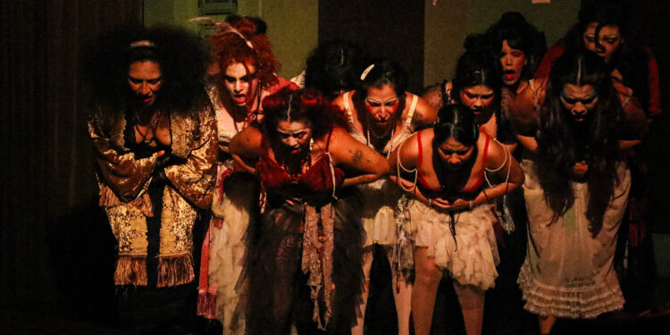 Em Manaus, últimas apresentações do ‘Cabaré Chinelo’ no Teatro Gebes Medeiros