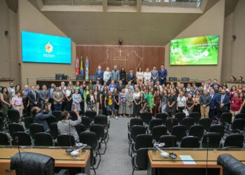 Defensoria do Amazonas recebe homenagem da Assembleia Legislativa pelos 35 anos de fundação