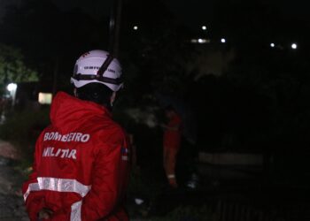 Mais de 70 ocorrências foram registradas durante forte chuva em Manaus