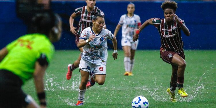 Governo do Amazonas impulsiona clube amazonense à elite do futebol feminino
