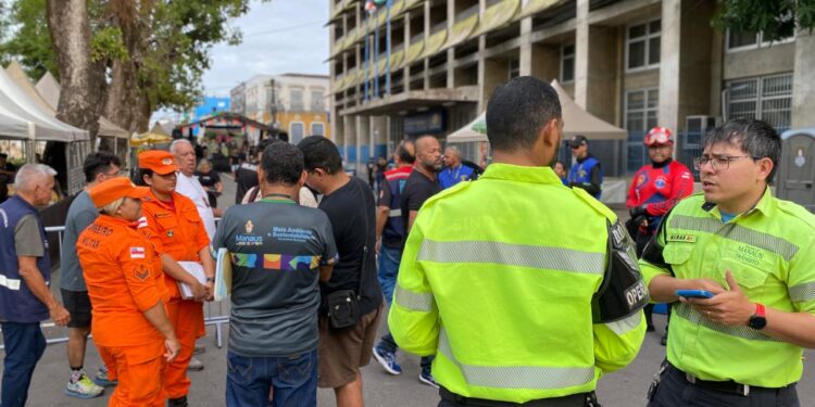 Em dois dias, CIF fiscaliza dez bandas e blocos de carnaval em Manaus