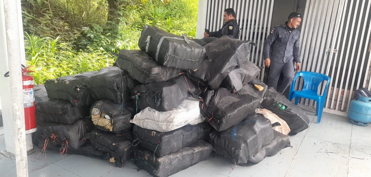 Após troca de tiros com traficantes, PM apreende quase 2 toneladas de drogas no AM