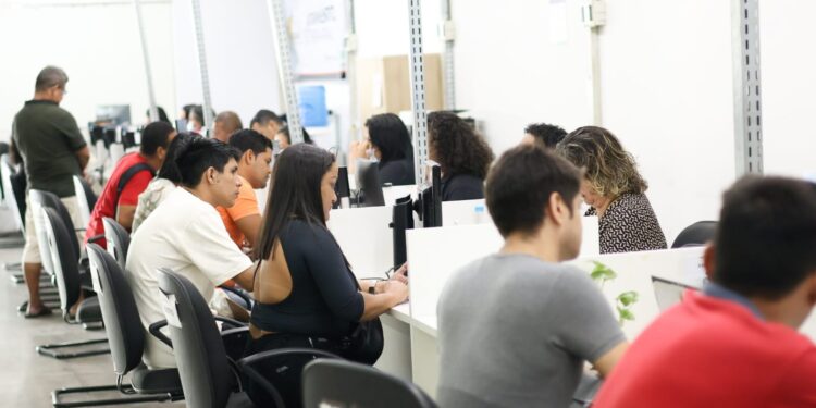 Sine Amazonas divulga 137 vagas de emprego para esta terça-feira