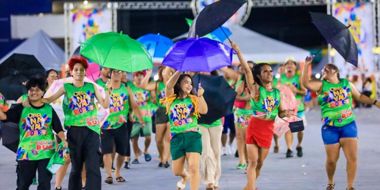 Prefeitura de Coari resgata tradição e promove Carnaval com show de Cores e Alegria