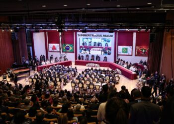 Presidente do TCE-AM prestigia posse de ministra na presidência do Superior Tribunal Militar
