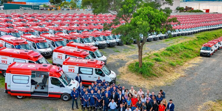 Lula ao entregar 789 ambulâncias do Samu: orgulho de contribuir para salvar vidas