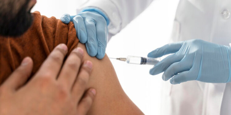 Vacinação contra a gripe: formulações atualizadas protegem contra mutações do vírus