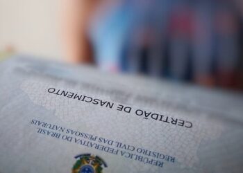 DPE-AM obtém autorização judicial para jovem retirar da certidão o nome de genitor condenado por abuso