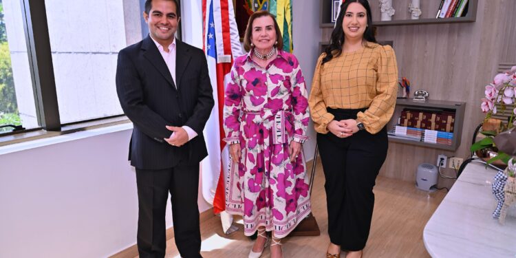 Novos servidores aprovados em concurso tomam posse no TCE-AM e reforçam quadro técnico da Corte