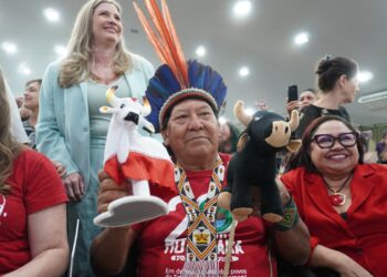 Davi Kopenawa destaca mestrado de indígenas Yanomami e define conquista como marco histórico para o Brasil