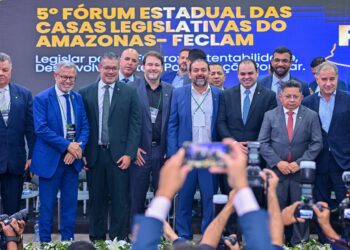 Conselheiro Josué Cláudio destaca papel pedagógico do TCE-AM na abertura do 5º Feclam
