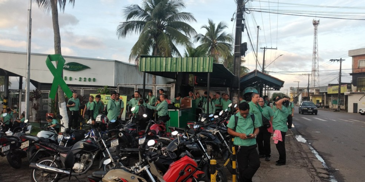 Greve: Rodoviários param parte da frota de ônibus em Manaus