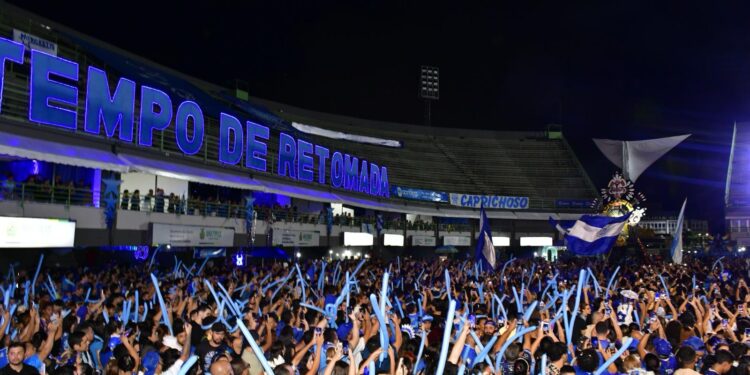 Boi Caprichoso supera a chuva e realiza dois dias de festa em Manaus