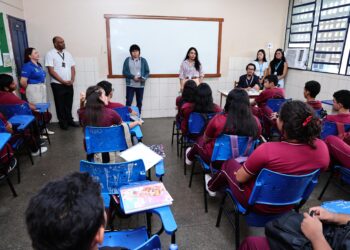 TCE-AM leva palestras sobre educação financeira a alunos da rede estadual em Manaus