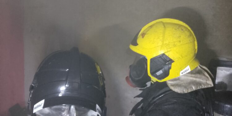Manaus: Celular explode em cima de colchão e provoca incêndio em residência