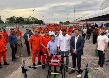 Sinésio Campos destaca investimento do Governo Federal que vai permitir expansão dos Bombeiros no interior do Amazonas