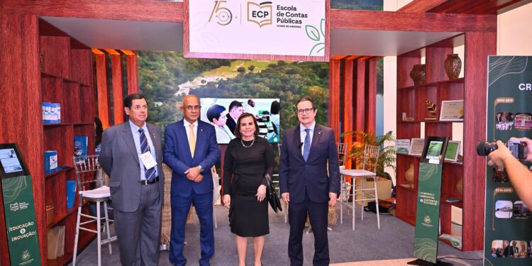 TCE-AM expõe inovações na fiscalização de contas públicas em stands durante Congresso Internacional