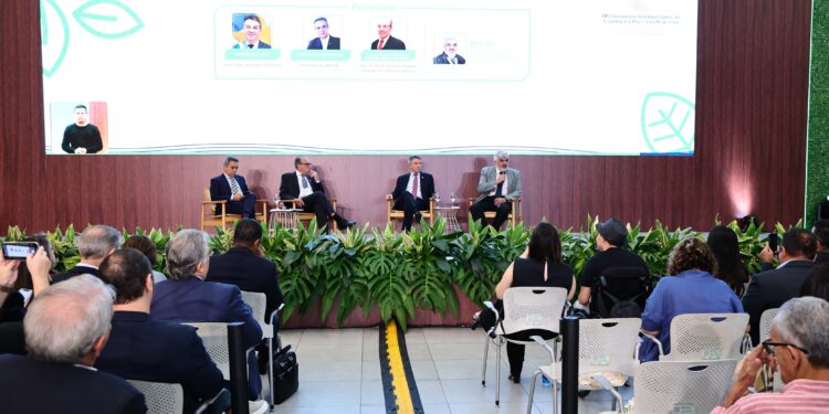Governança federativa é tema no terceiro dia de Congresso Internacional do TCE-AM e IRB