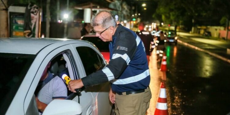 Bafômetro: Fui parado na blitz e me recusei a fazer o teste. O que você precisa saber?