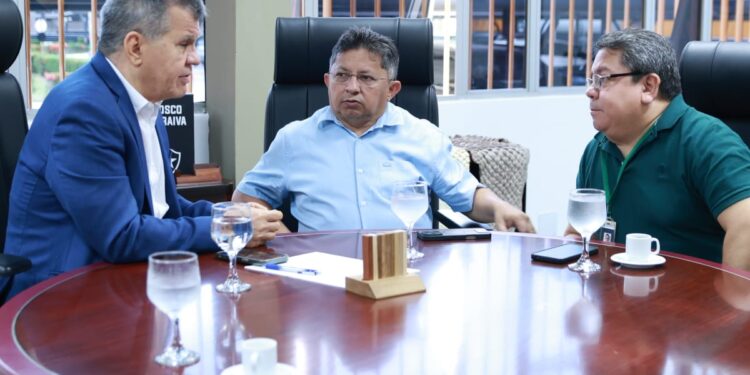 Deputado do Amazonas articula regularização de terras da Suframa
