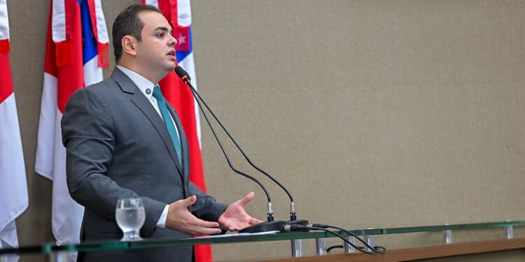 Presidente Roberto Cidade anuncia ação judicial contra a Amazonas Energia por deixar Manicoré às escuras há mais de dois meses