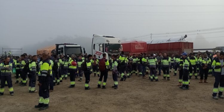 Trabalhadores garantem conquistas após acordo em obra do Complexo Azulão em Silves (AM)