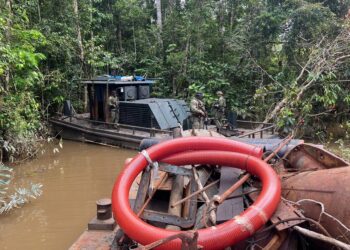 Sobe para 16 número de dragas de garimpo destruídas pelas Forças Armadas
