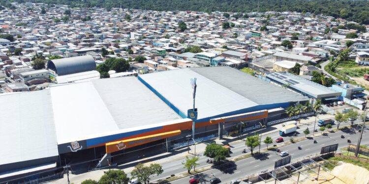 ‘Atacarejo’ renovado do Grupo DB leva mais comodidade em Manaus