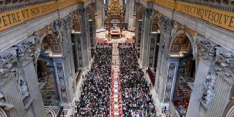 ‘Que seja eleito o Papa que a Igreja e a humanidade precisam’, diz Vaticano