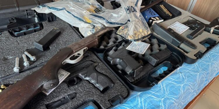 Polícia Federal reprime contrabando de armamento controlado em Manaus