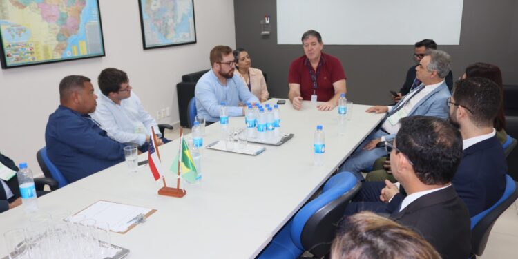 TCE-AM conduz visita de Comitê do IRB a hospital de Manaus