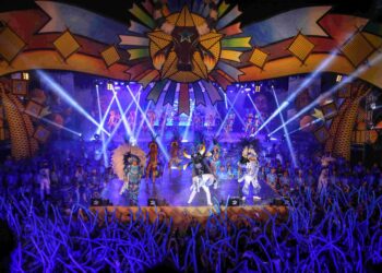 Festival de Parintins 2025: currais dos bois Caprichoso e Garantido são experiências imperdíveis para imersão turística 