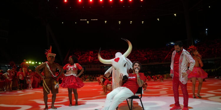 Boi Garantido faz ensaio técnico no Bumbódromo de Parintins
