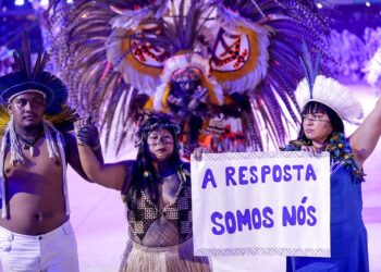 Festival de Parintins 2025: Boi Caprichoso abre a segunda noite e celebra a retomada das tradições