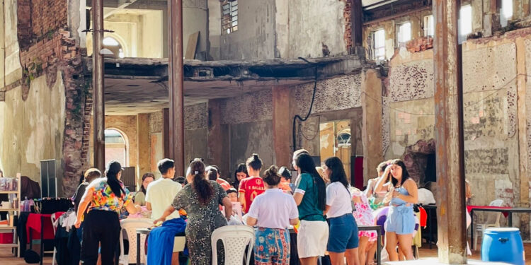 Mercado de Origem oferece oficina de desenho e aula de ritmos neste sábado